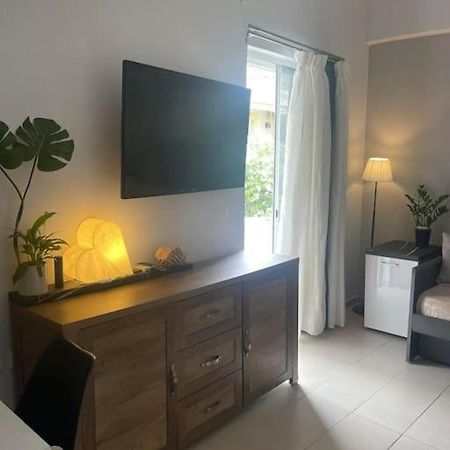 Studio In The Center, 2 Mins From The Beach Лутракі Екстер'єр фото